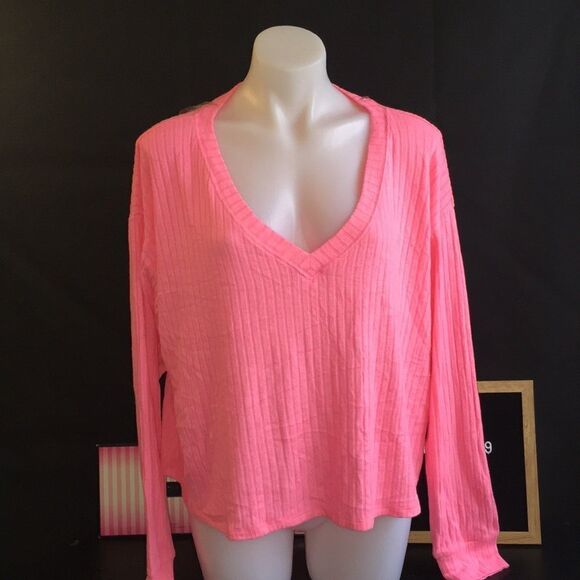 NWT Pink Victoria Secret Large - Picture 1 of 3